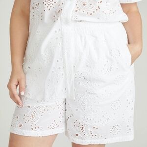 NWT Universal Standard Cotton Lulu Eyelet Lace Shorts White Size 2 4